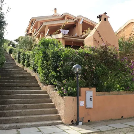 Villetta Porto Corallo Ferienhaus *